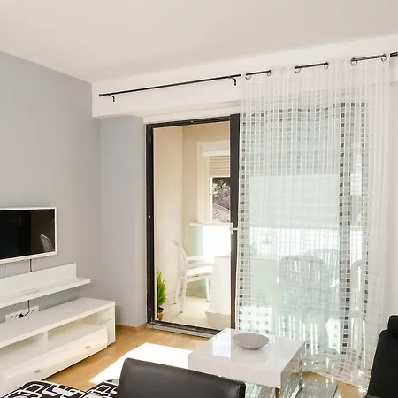 Atlant Apartment *